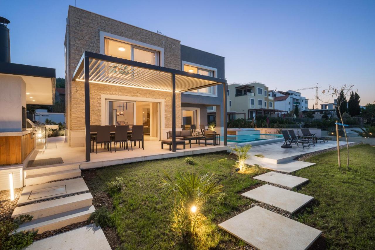Acadia Beach Villas & Apartments Slatine Luaran gambar