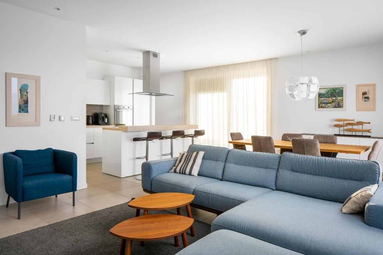 Acadia Beach Villas & Apartments Slatine Luaran gambar