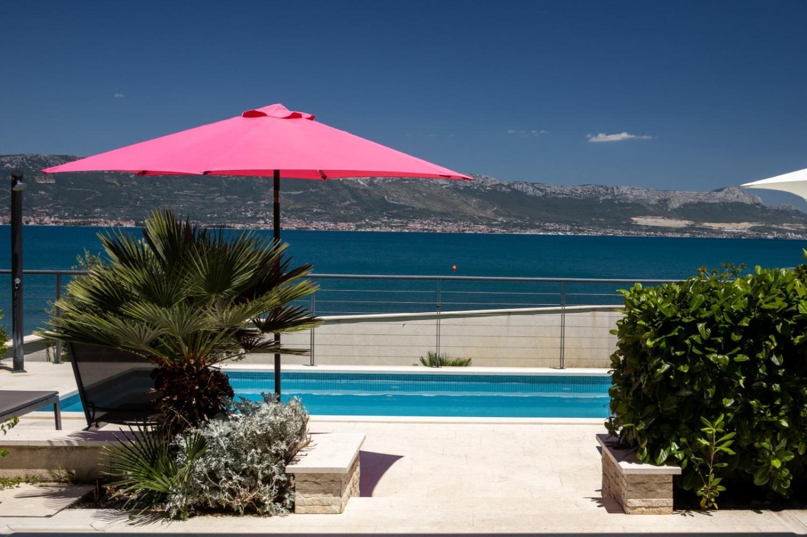 Acadia Beach Villas & Apartments Slatine Luaran gambar